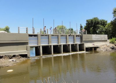 Puente y Compuerta Arroyo Doña Flora
